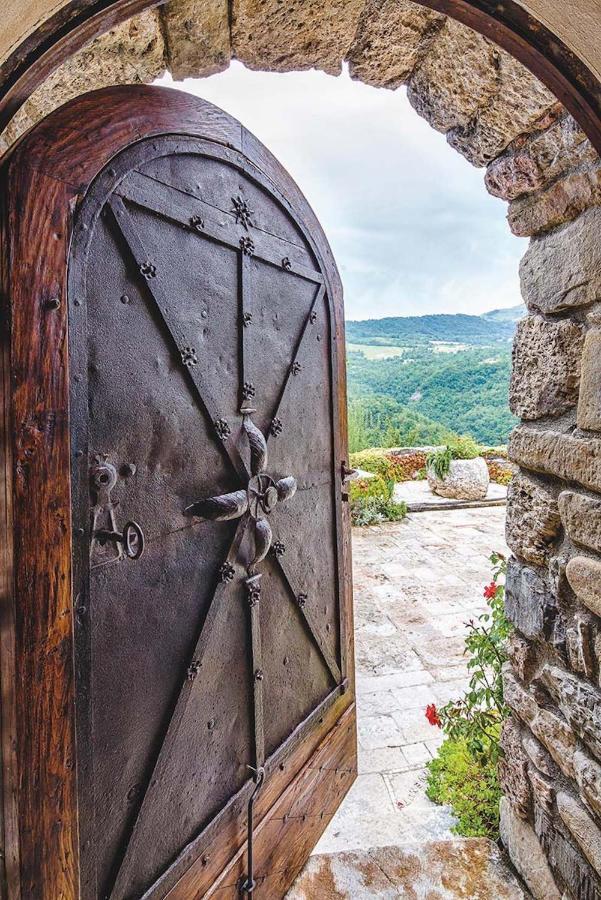 MarcheAmore - La Roccaccia relax, art&nature Montefortino Esterno foto