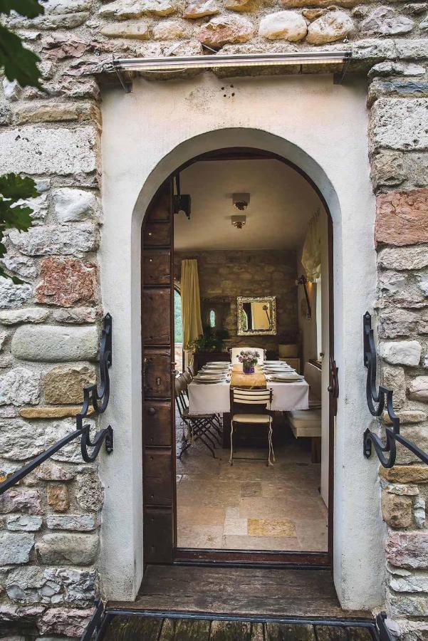 MarcheAmore - La Roccaccia relax, art&nature Montefortino Esterno foto